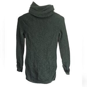 AQUA 100% Cashmere Green Slouchy Turtleneck Pullover Sweater Shirred Sleeve sz S